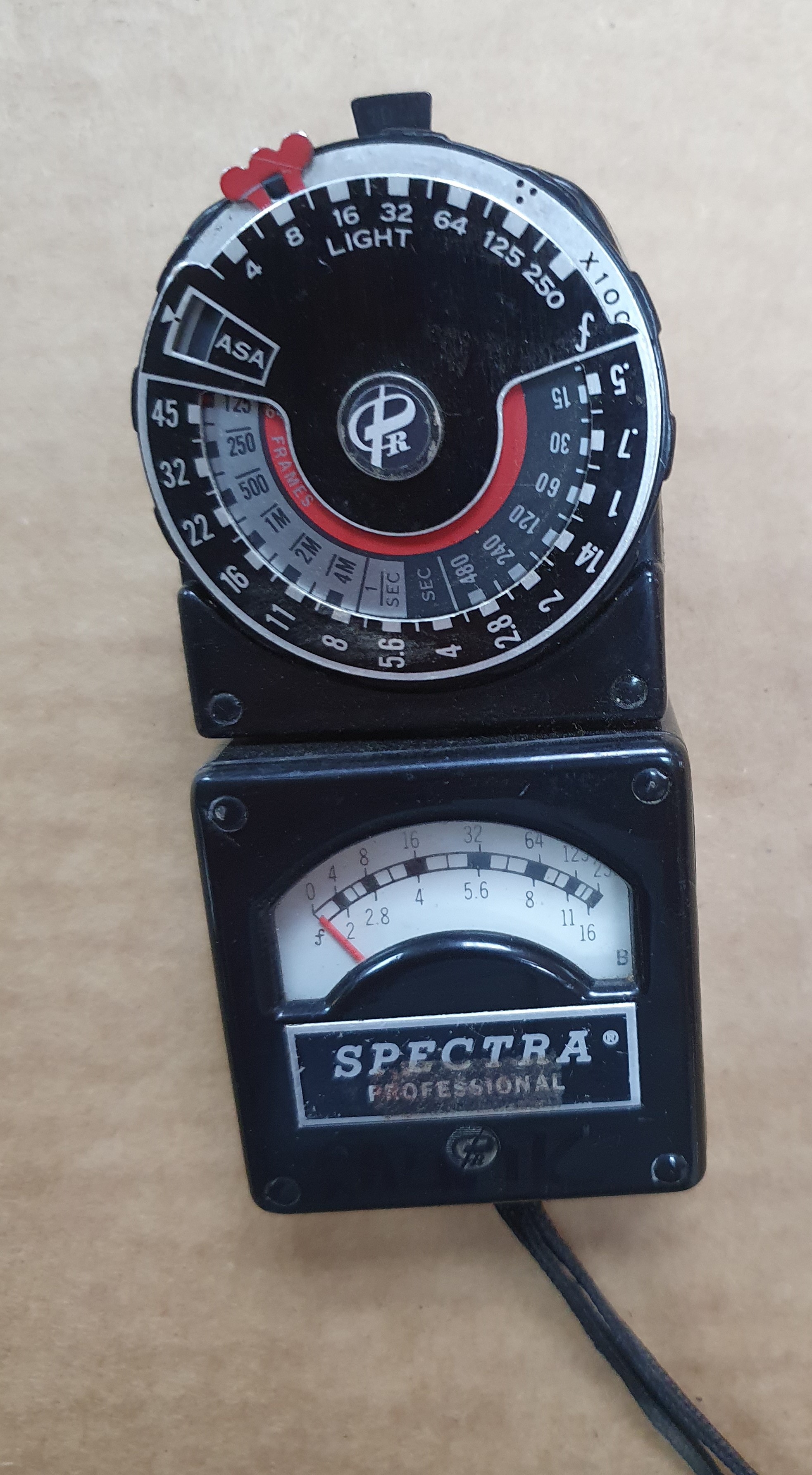 Light meter for photography on film Spectra p-251